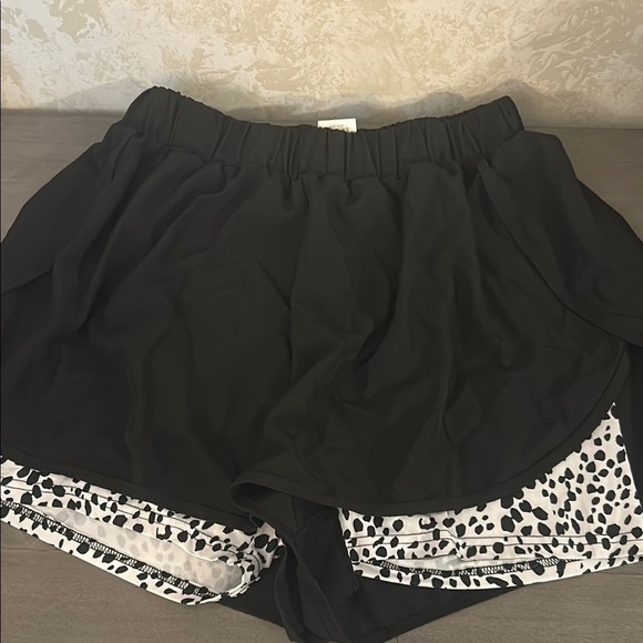 SHEIN Pants - SHEIN Black and White Patterned Shorts